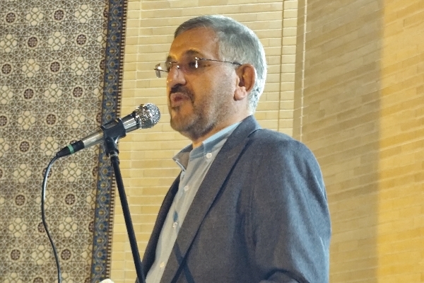 تأکید دکتر فرهاد تجری بر تقوا، برنامه‌ریزی و وحدت ملی در اجتماع مردم سرپل‌ذهاب