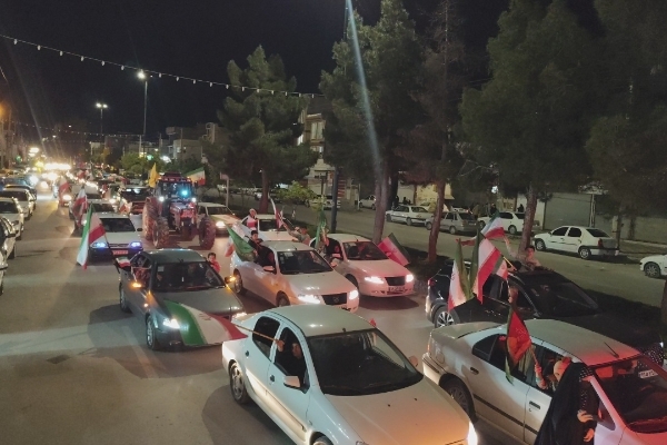 کاروان خودرویی مردم سرپل‌ذهاب؛ جلوه‌ای از وحدت در شب چهل و هفتم  حضور