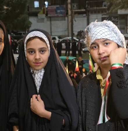 میثاق نسل‌ها در سرپل‌ذهاب؛ حضور چشمگیر کودکان و نوجوانان در بیعت مردمی