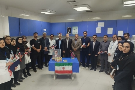تجلیل از تلاشگران عرصه علوم آزمایشگاهی در بیمارستان شهداء سرپل‌ذهاب