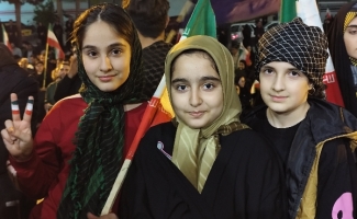 نسل آینده در میدان؛ طنین عشق و ایستادگی در صدای نوجوانان سرپل‌ذهاب