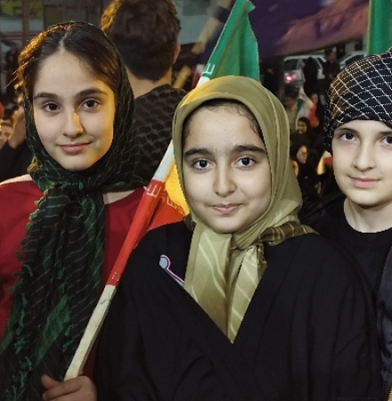 نسل آینده در میدان؛ طنین عشق و ایستادگی در صدای نوجوانان سرپل‌ذهاب