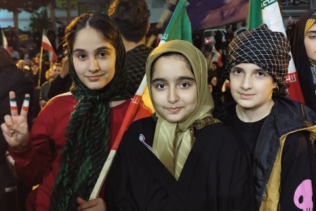 نسل آینده در میدان؛ طنین عشق و ایستادگی در صدای نوجوانان سرپل‌ذهاب