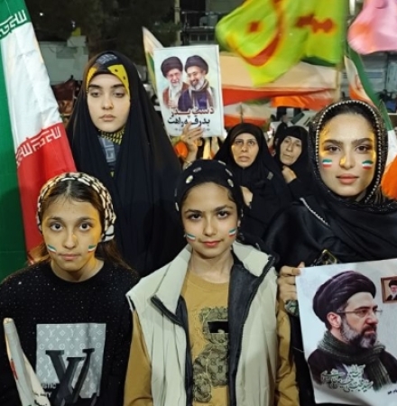 تجدید عهد مردم سرپل‌ذهاب با آرمان‌های شهدا در شب پنجاهمین حماسه حضور