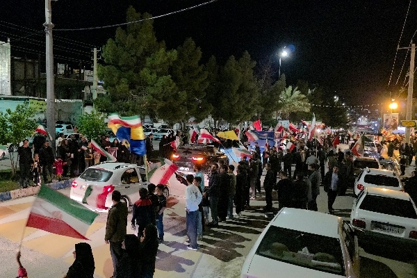 نمایش همبستگی مردم بهرمان در حمایت از آرمان‌ها؛ شب پنجاه‌ویکم با شکوه برگزار شد