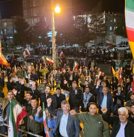 تجدید بیعت مردم سرپلذهاب با آرمان‌ها؛ شبی از همبستگی و حضور گسترده