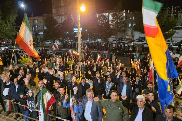 تجدید بیعت مردم سرپلذهاب با آرمان‌ها؛ شبی از همبستگی و حضور گسترده