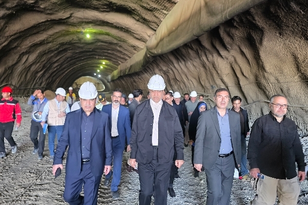 بازدید استاندار کرمانشاه از پروژه گردنه پاطاق؛ شتاب در تکمیل مسیر راهبردی کربلا