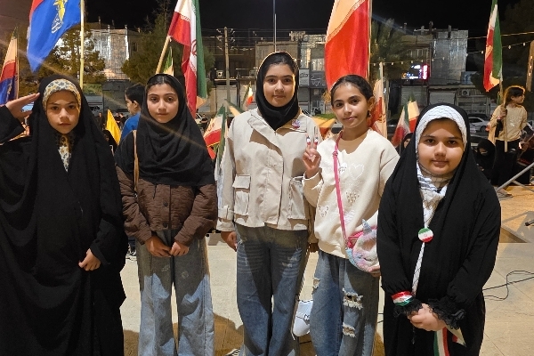 نسل حماسه‌ساز در میدان؛ کودکان و نوجوانان پیشگام حضور