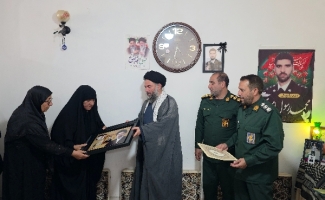 دیدار مسئولان سرپل‌ذهاب با خانواده شهدای حملات آمریکایی–صهیونیستی؛ تجلیل از صبر و ایثار