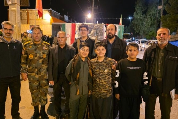 نسل حماسه‌ساز به میدان آمد؛ حضور کودکان و نوجوانان در قرار شبانه سرپل‌ذهاب