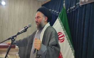 امام جمعه سرپل‌ذهاب: معلم و کارگر ستون‌های پیشرفت کشور/ امنیت پایدار در گرو ایمان و اقتدار ملی است