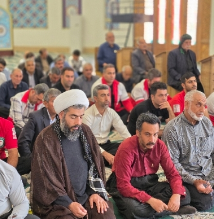 آیین برگزاری نماز جمعه سرپل‌ذهاب به روایت تصویر
