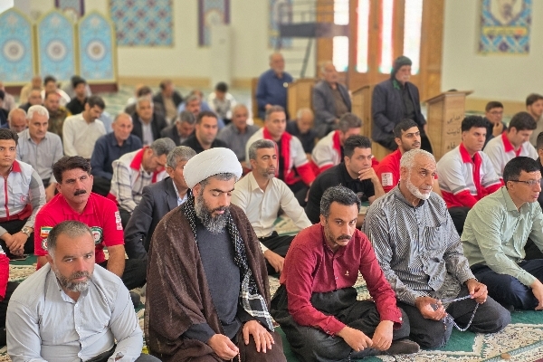 آیین برگزاری نماز جمعه سرپل‌ذهاب به روایت تصویر