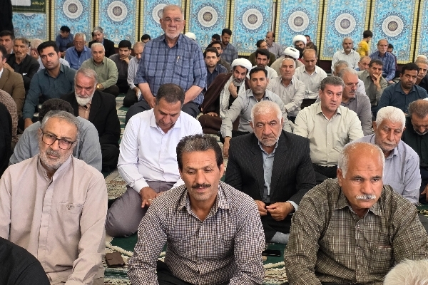 آیین برگزاری نماز جمعه سرپل‌ذهاب به روایت تصویر