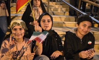 حضور پرشور کودکان و نوجوانان سرپل‌ذهاب در برنامه‌های جبهه انقلاب