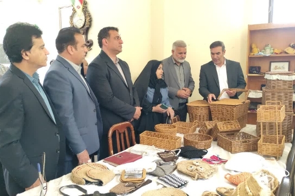 افتتاح نمایشگاه مشاغل خرد و خانگی «طرح ملی ۱۰۰۰ میدان، ۱۰۰۰ بازار» در سرپل‌ذهاب