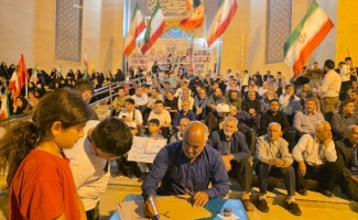 زنده‌نویسی شعارهای ولایی در اجتماع «نحن المنتقمون» سرپل‌ذهاب