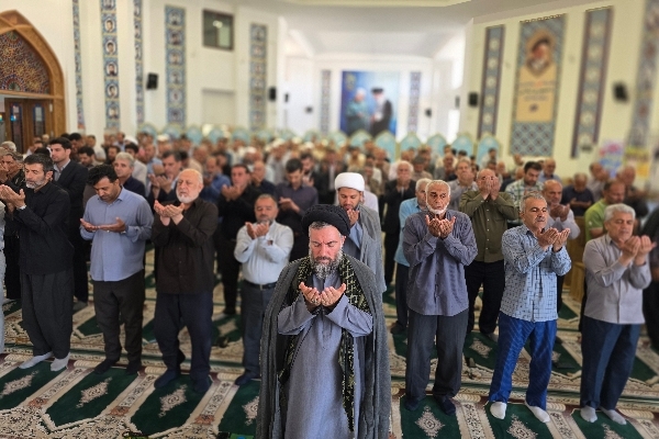 گزارش تصویری | اقامه نماز جمعه سرپل‌ذهاب به امامت حجت‌الاسلام ساداتی