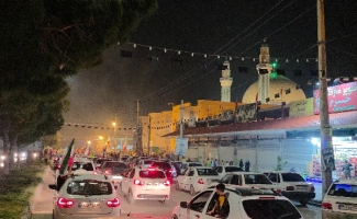 پرچم مقاومت همچنان برافراشته است؛ یکصد و یکمین حضور مردم سرپل‌ذهاب در میدان