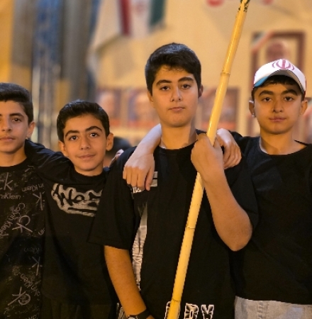 جوانه‌های انقلاب، پرچمداران فردا؛ حضور حماسی دهه‌نودی‌ها در اجتماعات «نحن المنتقمون»