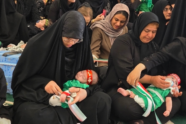 طنین «روله لای لای، علی لای لای» در سرپل‌ذهاب؛ اشک و عشق مادران حسینی در جوار حرم احمد ابن اسحاق(ره)