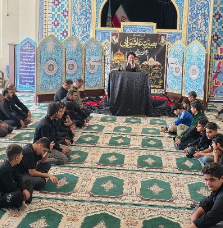 سوگواره «احلی من العسل» با حضور نوجوانان حسینی در حرم احمدبن اسحاق(ره) سرپل‌ذهاب برگزار شد
