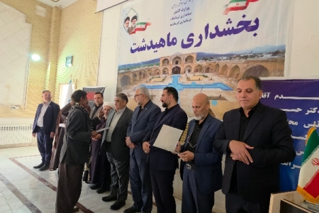 تجلیل از ۱۰۰ خانواده معظم شهدا در اسلام‌آبادغرب و ماهیدشت با حضور مسئولان ملی و استانی