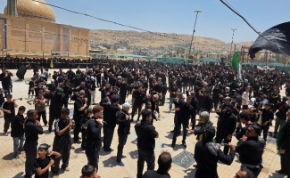 دروازه کربلا در تاسوعای حسینی در سوگ اباعبدالله(ع) غرق ماتم شد