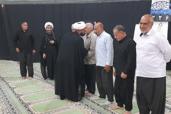 تجلیل از خادمان و فعالان فرهنگی مسجد حضرت ابوالفضل(ع) شهرک جهاد سرپل‌ذهاب