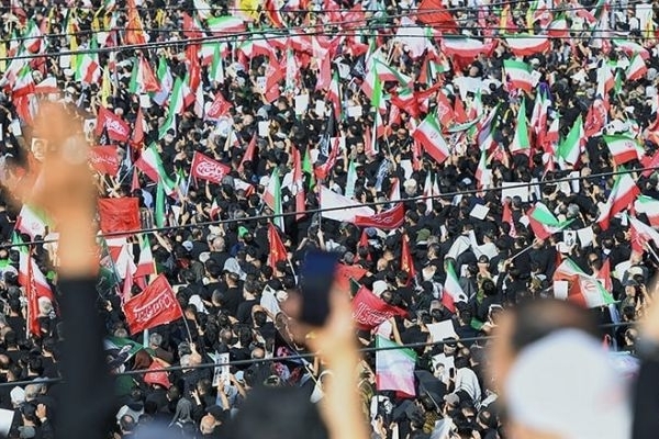 قلب ۹۰ میلیون ایرانی آزاده خاک می‌شود