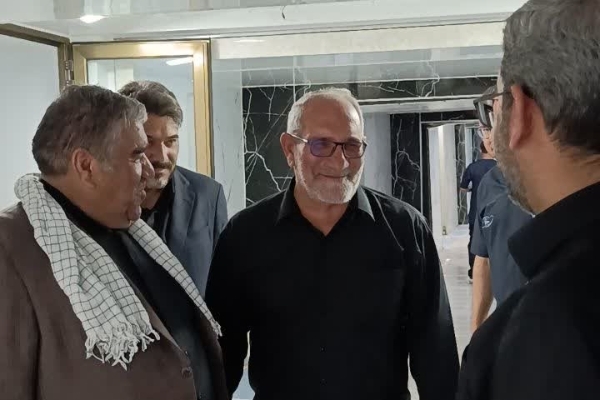 رئیس فراکسیون ایثارگران مجلس از بیمارستان صحرایی مستقر در مصلای تهران بازدید کرد