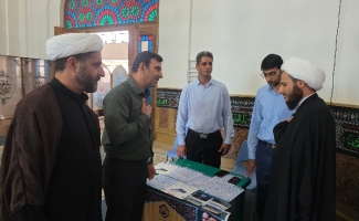 برپایی میز خدمت و ایستگاه سلامت در حاشیه نماز جمعه سرپل‌ذهاب
