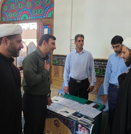 برپایی میز خدمت و ایستگاه سلامت در حاشیه نماز جمعه سرپل‌ذهاب