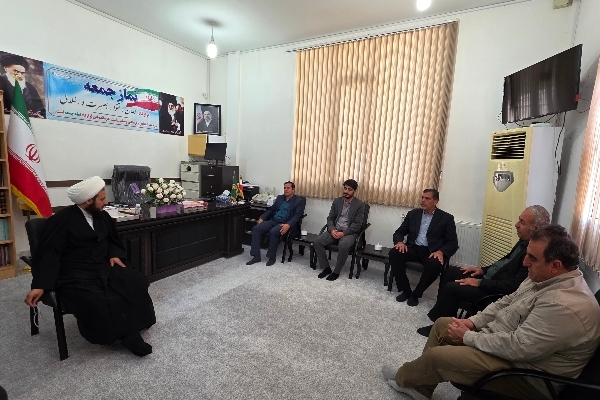دیدار رئیس دادگستری، دادستان، قضات و کارکنان دادگستری شهرستان سرپل‌ذهاب با امام جمعه