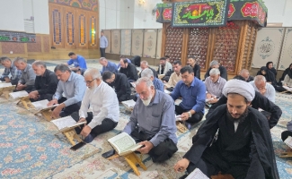 محفل انس با قرآن در جوار حرم مطهر احمد بن اسحاق سرپل‌ذهاب برگزار شد