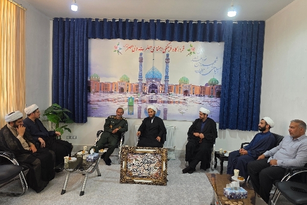 دیدار فرمانده پادگان شهید ثابت‌خواه گیلانغرب با امام جمعه سرپل‌ذهاب