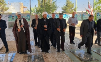 غبارروبی مزار شهدای حرم مطهر احمدبن‌اسحاق(ره) به مناسبت سالروز تأسیس شورای نگهبان