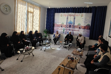 دیدار اعضای کانون خادمیاران رضوی سرپل‌ذهاب با امام جمعه شهرستان