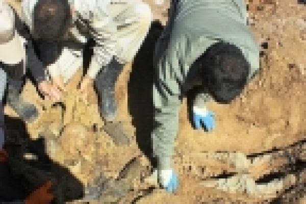 تصاویری از تفحص پیکر غواصان آسمان کربلای 4/ رنج دوران برده ایم...