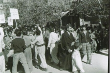  ازحضور در یگانهای مردمی حفاظت ازشهر تاپایین کشیدن تمثال شاه خائن/ وقتی مردم سرپلذهاب حال وهوای ایام پیروزی انقلاب را خوب به یاد دارند