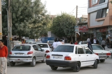  ازعدم رعایت حقوق شهروندی تا خیابانهایی با قدمت تاریخی بسیار  /  وقتی نبود پارکینگ و پارکبان درهسته مرکزی شهر برمشکلات ترافیکی می افزاید 