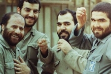 شهداء ما را مینگرند...