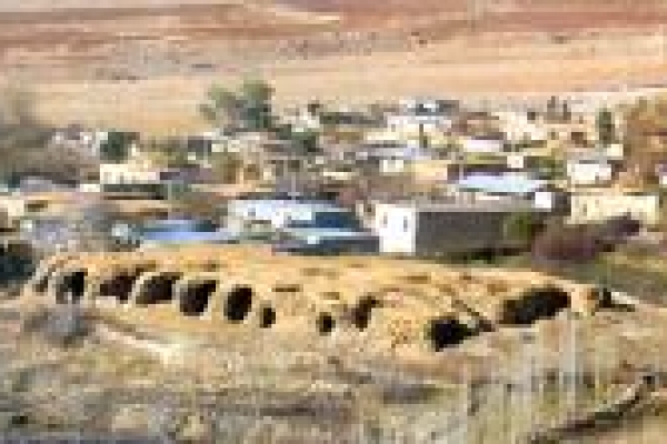 زیج منیژه بنایی تاریخی به جامانده از دوره ساسانیان/ از حجره های گهواره ای شکل تا برجهای نگهبانی که پذیرای گردشگران نوروزی است