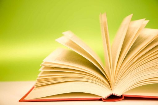 مهمترین شاخص توسعه هر جامعه، توجه به امر کتاب و کتاب‌خوانی است