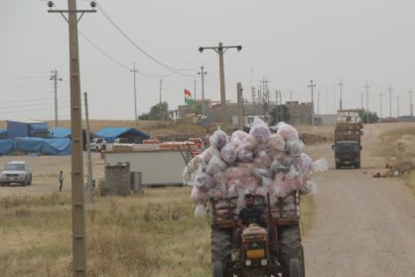 تنش اقتصادی در بازارچه مرزی تیله کوه / وقتی تصمیمات شورای ساماندهی مبادلات مرزی رونق اقتصادی را از تیله کوه می گیرد 