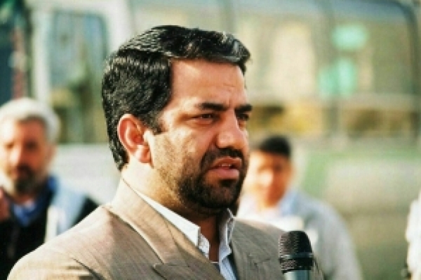 قرارنیست کسانی که ثابت کردند چشمان بینای تروریستها هستند آزاده در کشور گردش کنند و عکس بگیرند/ وزارت خارجه پاسخگوی این سهل انگاری ها باشد