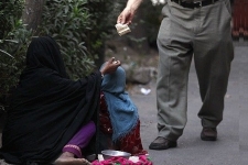 لزوم ساماندهی افراد بی بضاعت درشهرستان / ازبرهم خوردن چهره شهر تا اقدامات بهزیستی درجمع آوری متکدیان