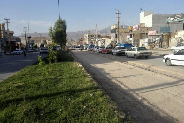 نارضایتی مردم از طولانی شدن یک طرح / وقتی کمبود اعتبار آبفای شهرستان مانع آسفالت خیابان اصلی شهر می شود 