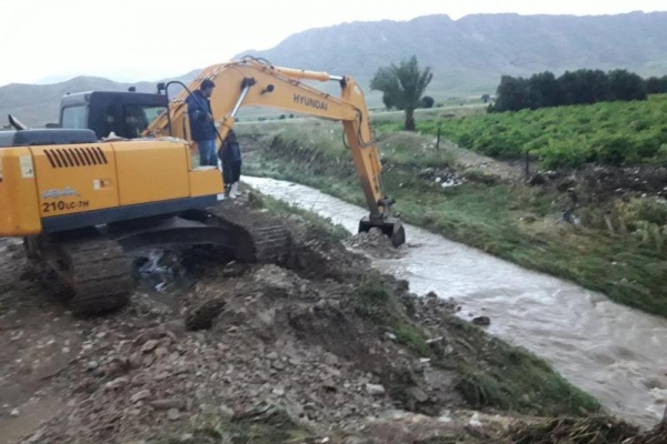 جاری شدن سیل و آبگرفتگی زمین های کشاورزی در دهستان بشیوه/ تلاش نیروهای امدادی و خدمات رسان در منطقه ادامه دارد